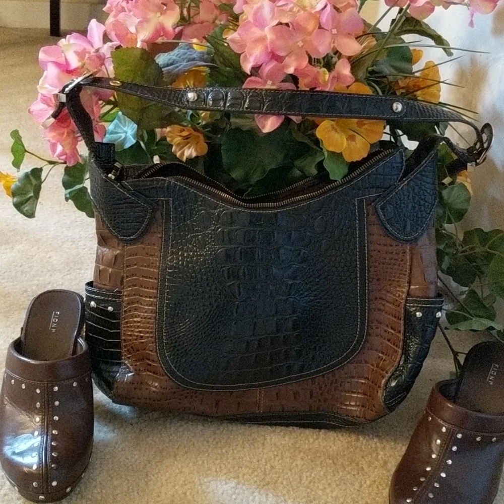 Accessories - Picture 2 of 3